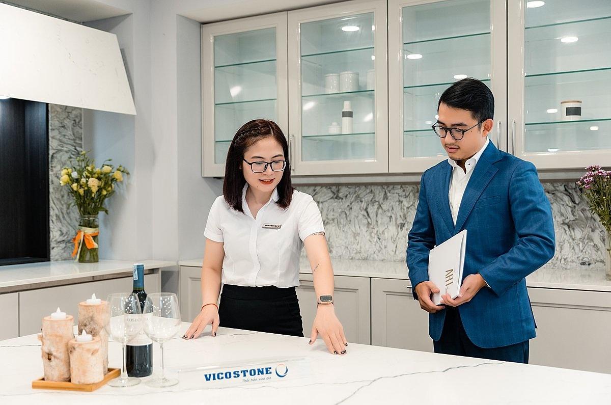 nhan-vien-vicostone-1648712454-8289-1648