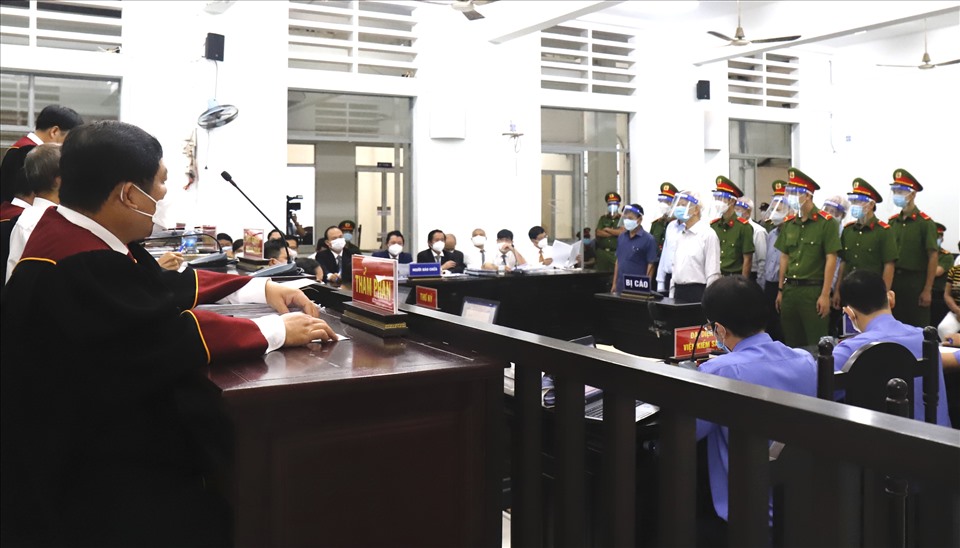 Tòa bác đề nghị của các luật sư về việc sáp nhập các tội danh đối với 7 bị cáo.