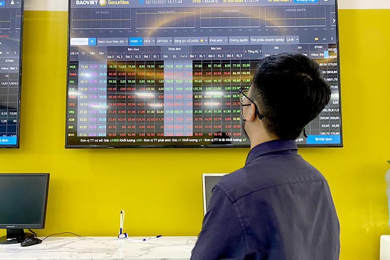 Nhà đầu tư đang chứng kiến những phiên giảm sâu nhất của thị trường từ đầu nămp/(Ảnh: Nguyễn Long).