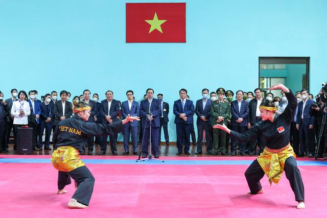 Thủ tướng động viên đoàn thể thao Việt Nam, kiểm tra công tác chuẩn bị SEA Games 31 - Ảnh 6. Thủ tướng động viên đoàn thể thao Việt Nam, kiểm tra công tác chuẩn bị SEA Games 31 - Ảnh 6.