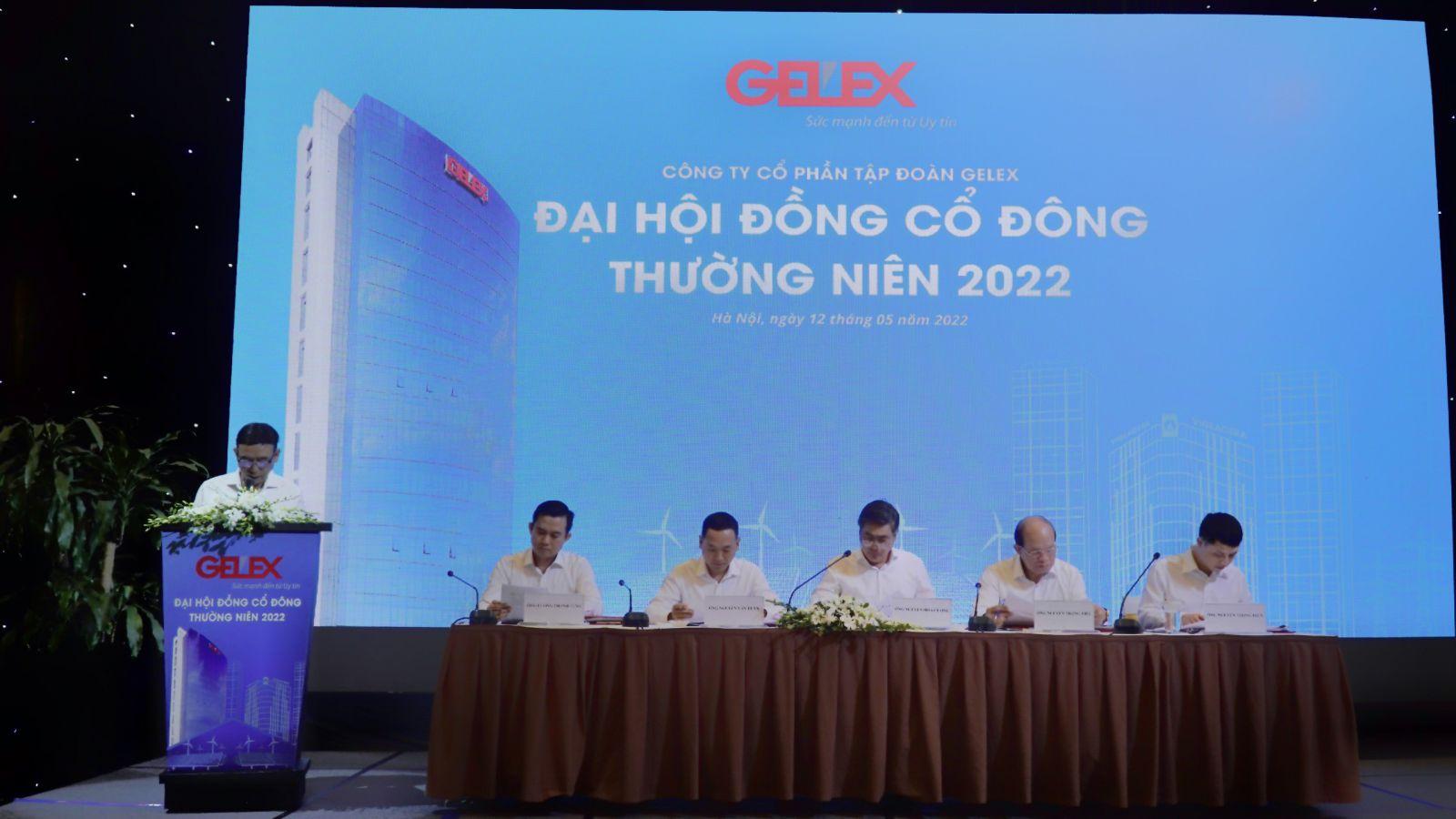 ảnh<p/>(Tham dự Đại hội trực tuyến có các thành viên HĐQT, Ban Tổng Giám đốc, các cổ đông và đại diện hợp pháp của cổ đông Công ty) – chú thích ảnh.