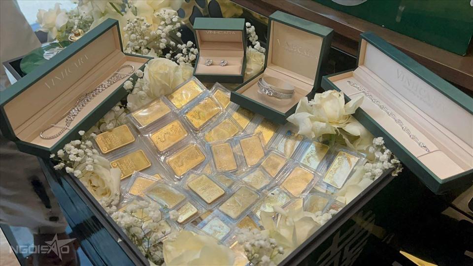 Lễ ăn hỏi và đám cưới của Phương Trinh Jolie hồi tháng 4 gây chú ý với độ xa hoa không tưởng.
