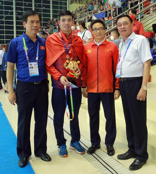 Phó Thủ tướng Vũ Đức Đam thăm, động viên các VĐV thi đấu tại SEA Games 31 - Ảnh 9. Phó Thủ tướng Vũ Đức Đam thăm, động viên các VĐV thi đấu tại SEA Games 31 - Ảnh 9.