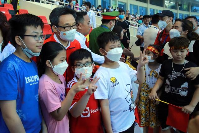 Phó Thủ tướng Vũ Đức Đam thăm, động viên các VĐV thi đấu tại SEA Games 31 - Ảnh 6. Phó Thủ tướng Vũ Đức Đam thăm, động viên các VĐV thi đấu tại SEA Games 31 - Ảnh 6.