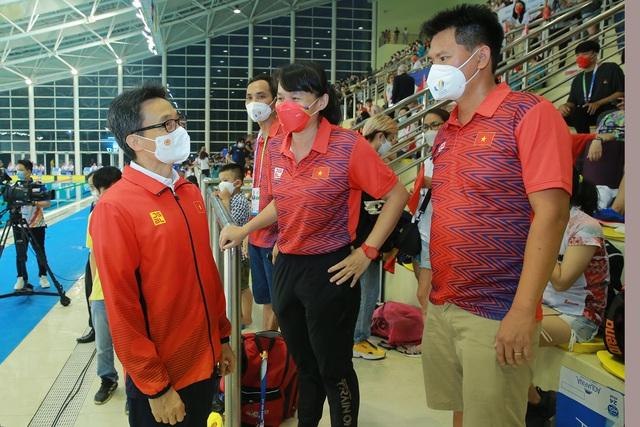 Phó Thủ tướng Vũ Đức Đam thăm, động viên các VĐV thi đấu tại SEA Games 31 - Ảnh 10. Phó Thủ tướng Vũ Đức Đam thăm, động viên các VĐV thi đấu tại SEA Games 31 - Ảnh 10.