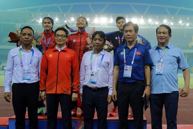 Phó Thủ tướng Vũ Đức Đam thăm, động viên các VĐV thi đấu tại SEA Games 31 - Ảnh 5. Phó Thủ tướng Vũ Đức Đam thăm, động viên các VĐV thi đấu tại SEA Games 31 - Ảnh 5.