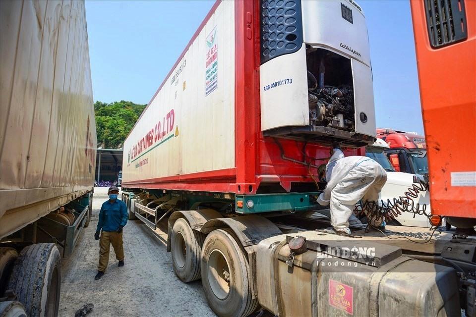 Đang tồn 1.794 xe hàng chờ xuất khẩu tại các cửa khẩu của Lạng Sơn