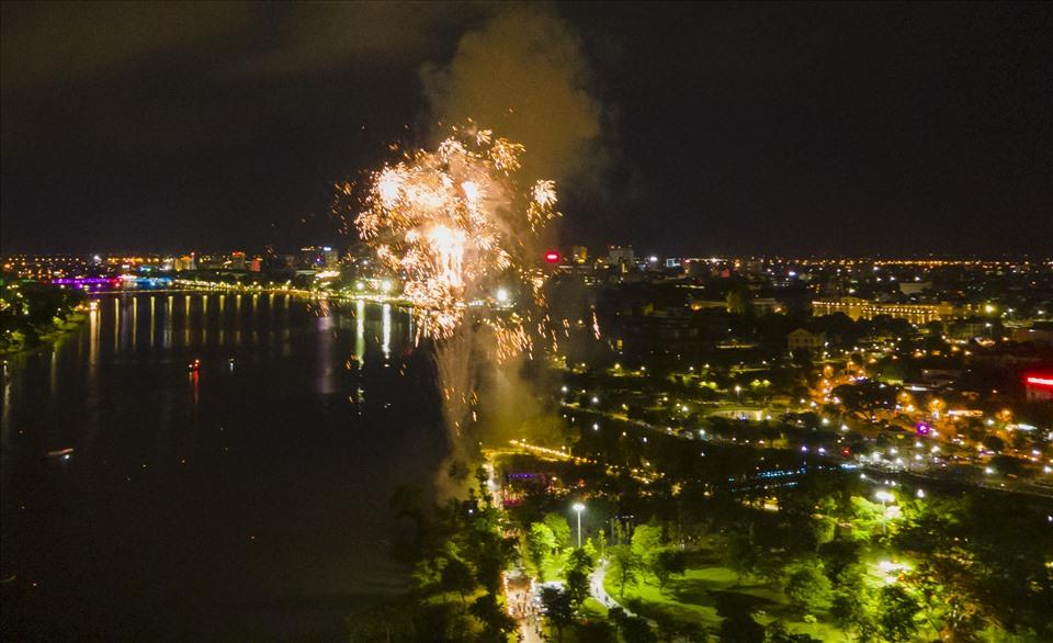 Ban tổ chức Festival Huế 2022 đã tổ chức chương trình Gala âm nhạc và nghệ thuật “Chào Huế”, kết thúc Tuần lễ Festival Huế 2022.