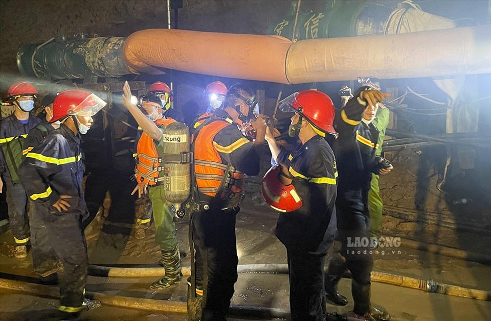 Không khí căng thẳng đến nghẹt thở tại hiện trường.