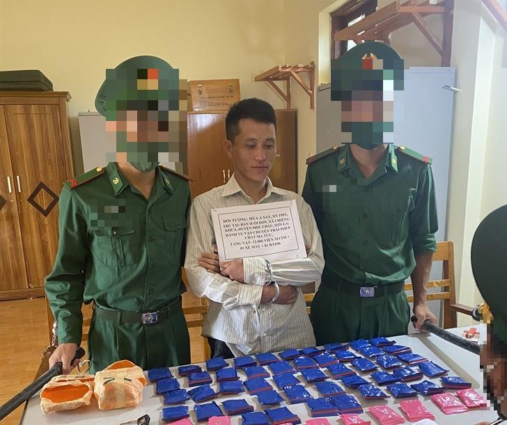Thanh niên ở Sơn La bị bắt giữ trên đường vận chuyển 12.000 viên ma túy