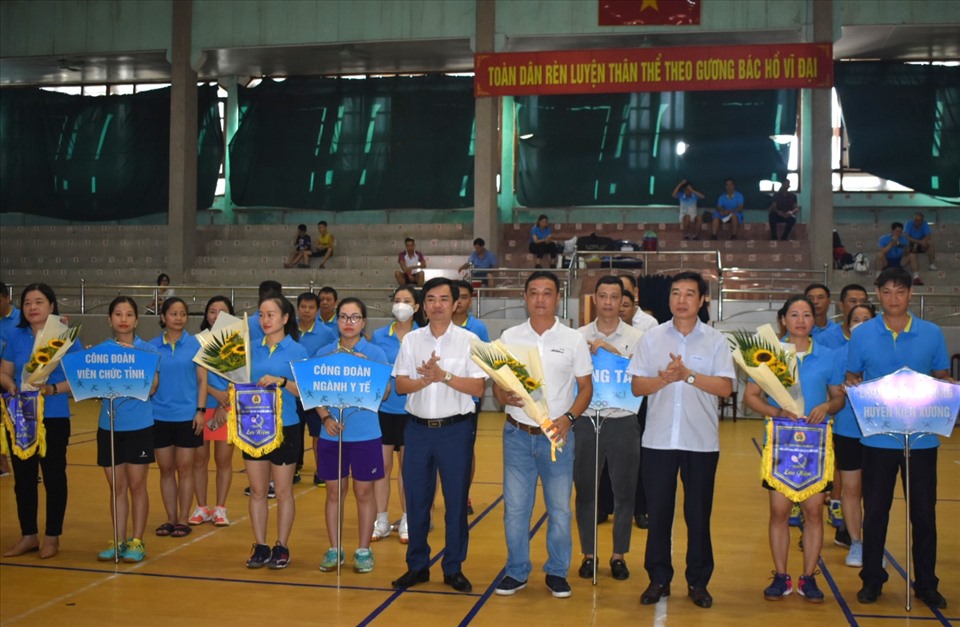 LĐLĐ tỉnh Thái Bình tổ chức giải cầu lông công nhân, viên chức lao động