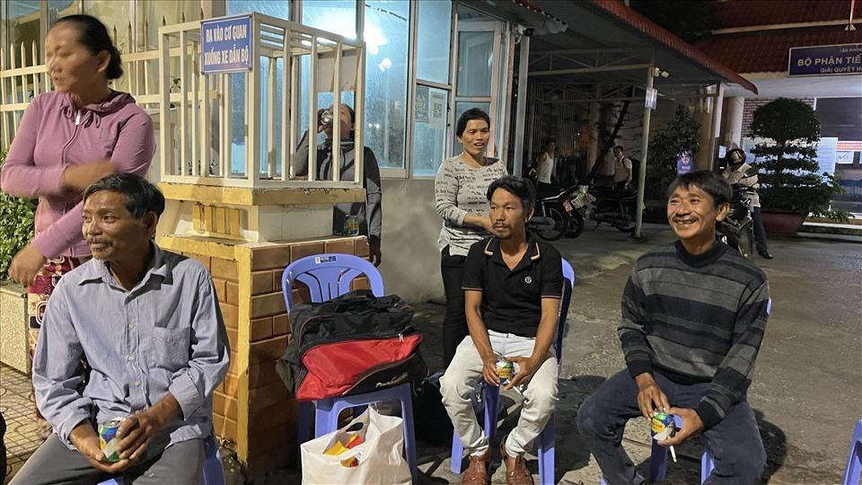 Các ngư dân được cứu vớt ngày 19.7 về đến Phan Thiết. Ảnh: DT