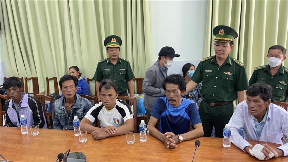 5 ngư dân được cứu vớt ngày 22.7 về đến TP.Phan Thiết vào chiều ngày 24.7. Ảnh: DT