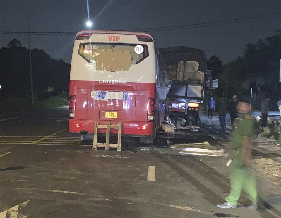 Hiện trường vụ tai nạn. Ảnh: DT