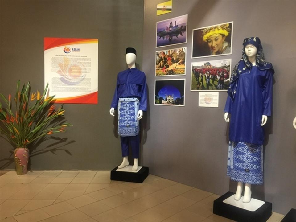 Tin văn hóa trong tuần: Triển lãm “Sắc màu Văn hóa ASEAN”