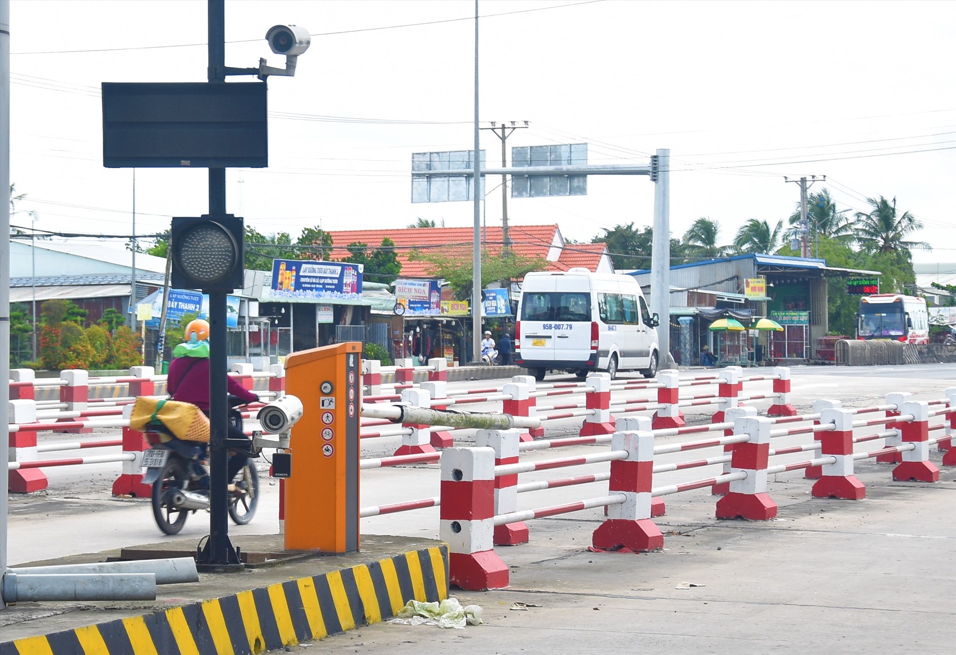 Thiết bị thu phí không dừng đã lắp đặt.