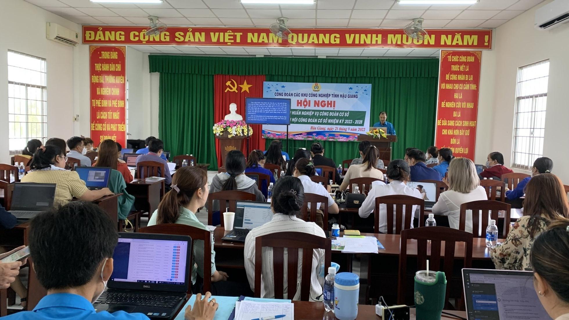Hậu Giang: Tập huấn phần mềm quản lý, kế toán cho cán bộ Công đoàn