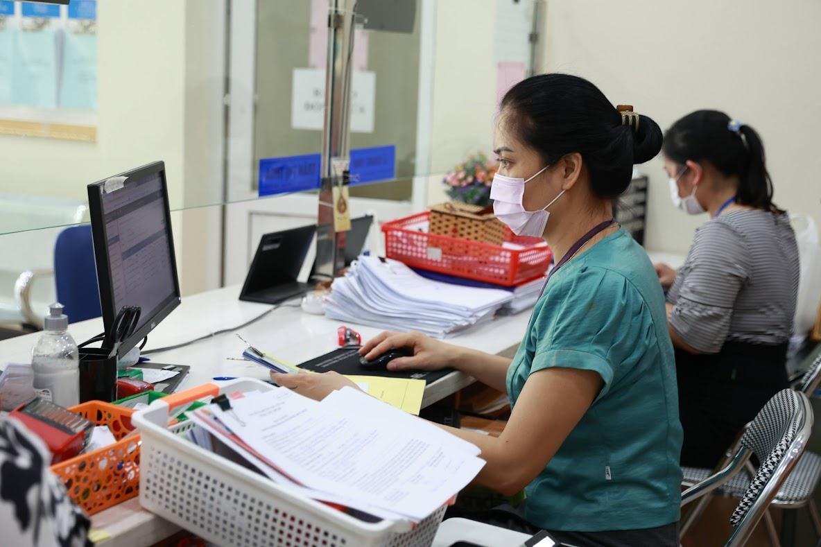 Lương cán bộ xã, phường không đủ nuôi con