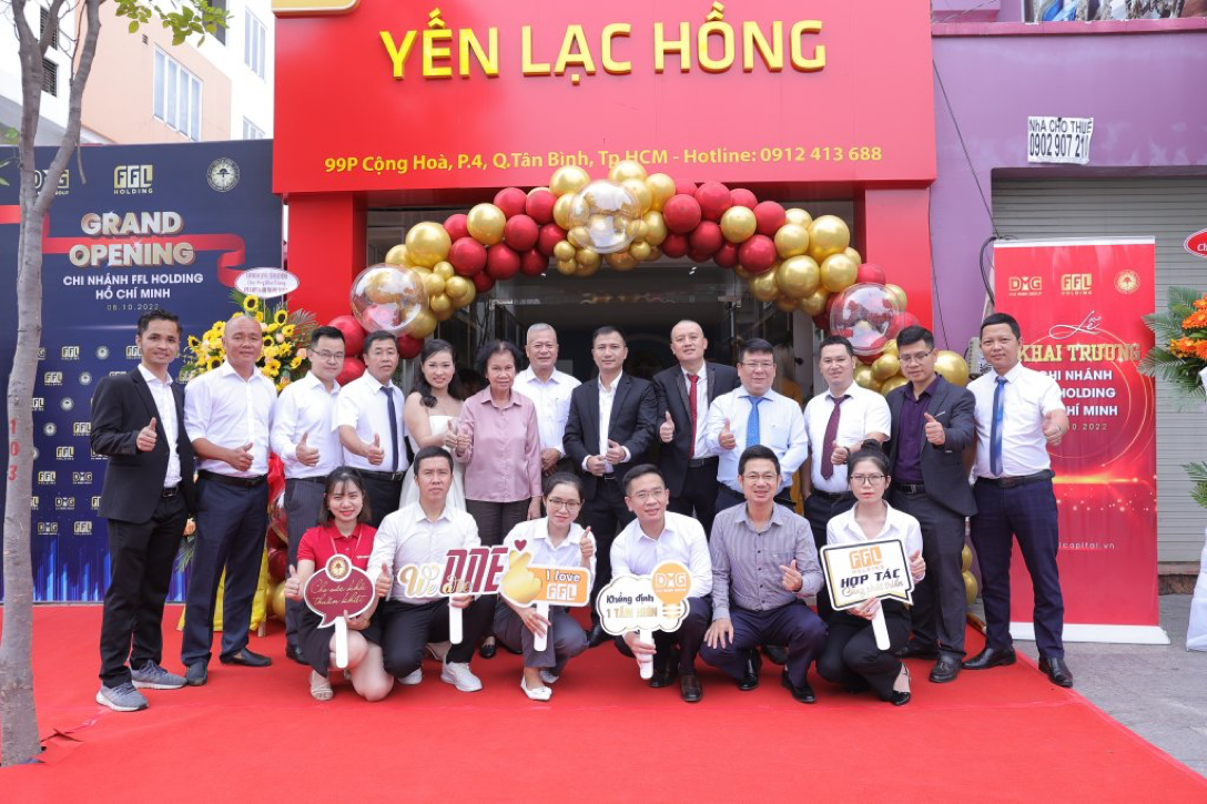 Ban lãnh đạo FFL Holding và toàn thể CBNV tưng bừng khai trương chi nhánh, TP.HCM.