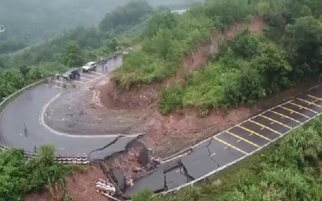 Làm đường tạm để thông tuyến lên Cửa khẩu quốc tế La Lay