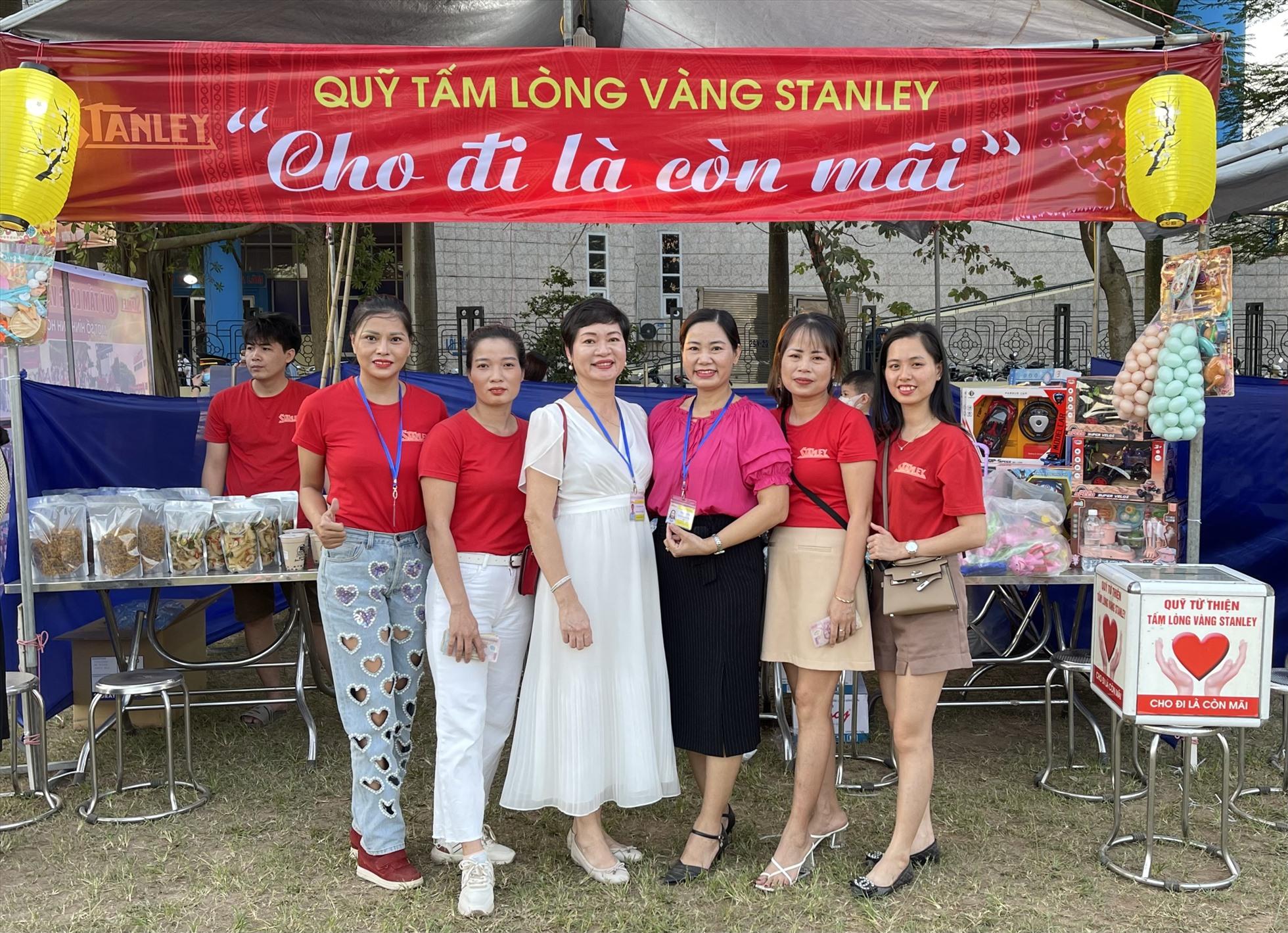 Ban Nữ công quần chúng Công đoàn cơ sở: Thường xuyên gần gũi, nắm bắt tâm tư của lao động nữ
