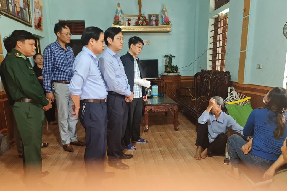 Tàu hàng đâm chìm tàu cá, 3 ngư dân mất tích