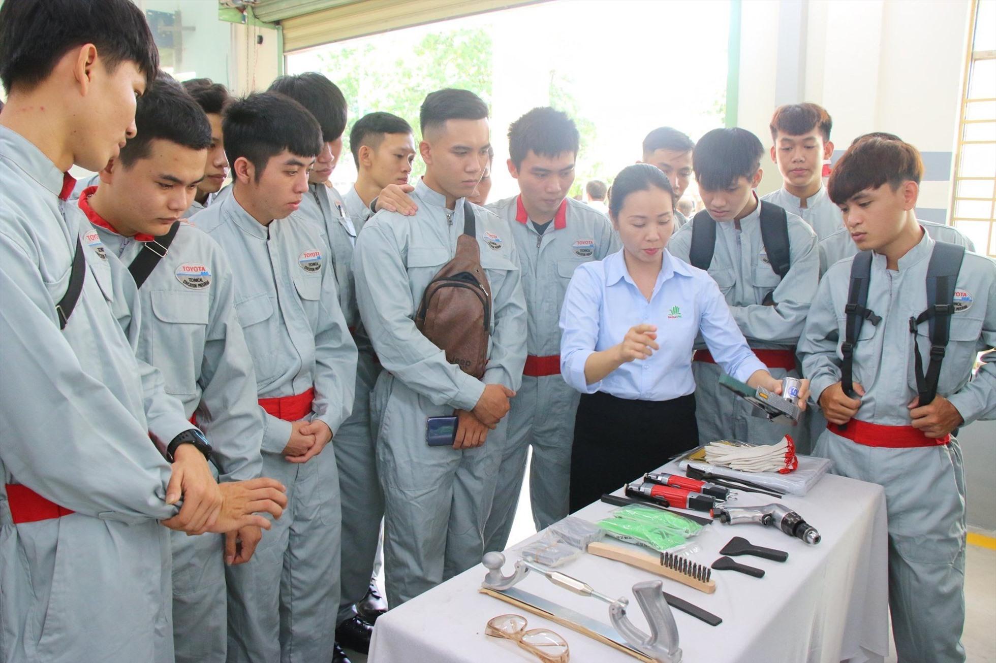 Đà Nẵng: Các cơ sở đào tạo nghề lệch pha cung cầu lao động