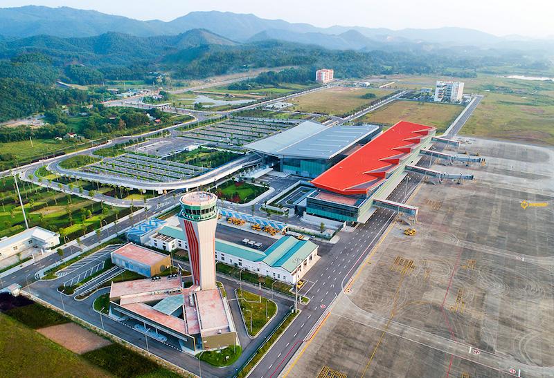 các chuyên gia đánh giá, cần tạo sức hút, nhân rộng mô hình tư nhân làm cảng hàng không.