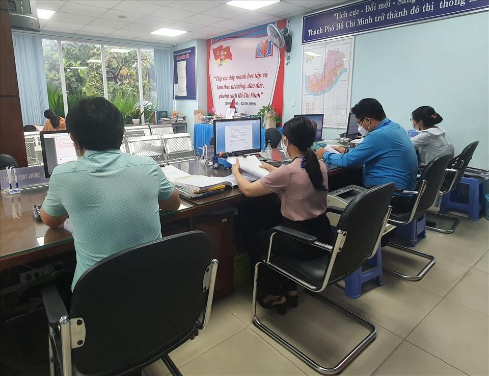 Nghỉ việc khi chưa kết thúc hợp đồng sao cho đúng luật, nhận được hết lương