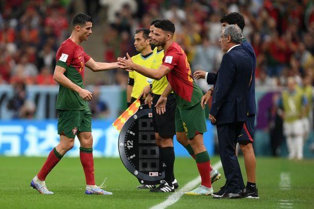 Ở vòng bảng, Goncalo Ramos chỉ là kép phụ cho Ronaldo.  Ảnh: AFP