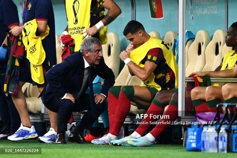 HLV Bồ Đào Nha chia sẻ về việc để Ronaldo dự bị