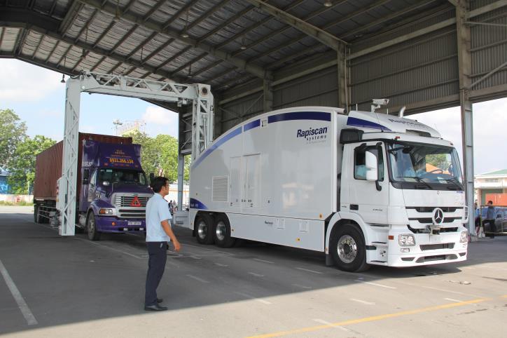 Tăng cường kiểm soát phương tiện vận tải quá tải, quá khổ giới hạn vận chuyển hàng hóa chịu sự giám sát hải quan.