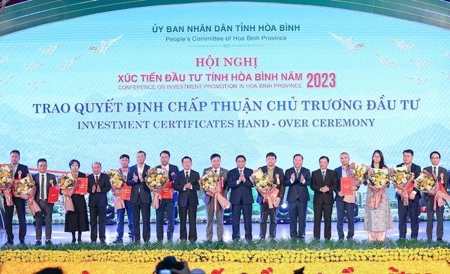 hoa binh chap thuan dau tu 15 du an voi tong von hon 47000 ty dong