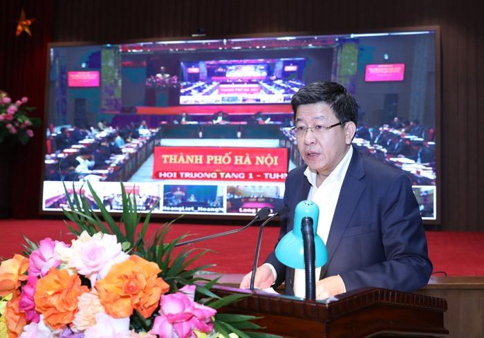 Ông Dương Đức Tuấn báo cáo tại hội nghị. Ảnh: Huy Kiên