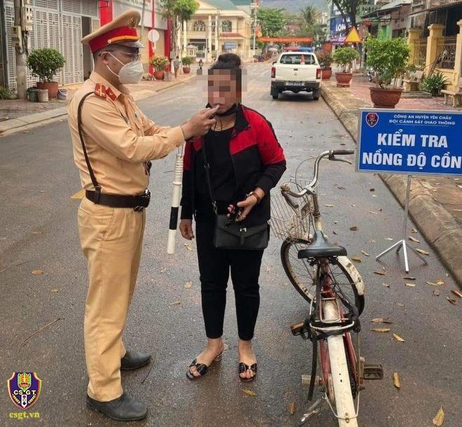 Trường hợp đi xe đạp bị xử phạt do phát hiện nồng độ cồn. Ảnh: Cục CSGT