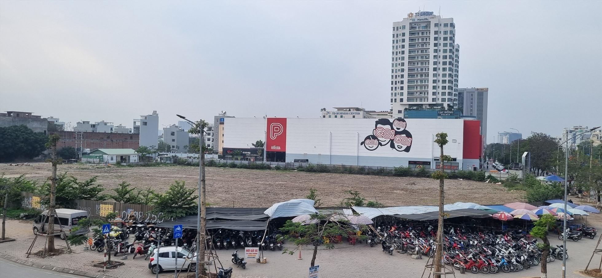 Quận Ngô Quyền cũng đã có quyết định áp dụng biện pháp cưỡng chế để thu hồi lô đất hơn 13.500 m2. Ảnh: Đại An