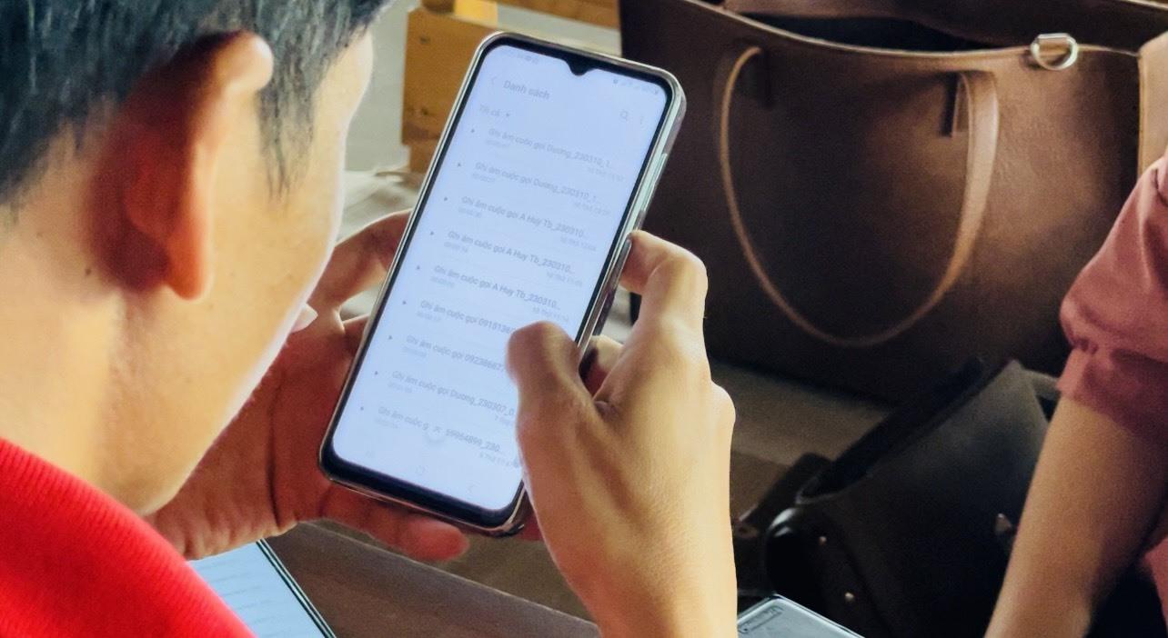 Nhiều phụ huynh lo lắng khi thông tin cá nhân và của con mình bị lộ ra ngoài. Ảnh: Thùy Trang