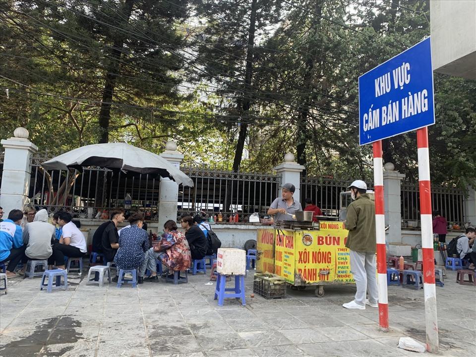Thuê vỉa hè kinh doanh: Ai được thuê, cảnh báo “mồi ngon” của tham nhũng