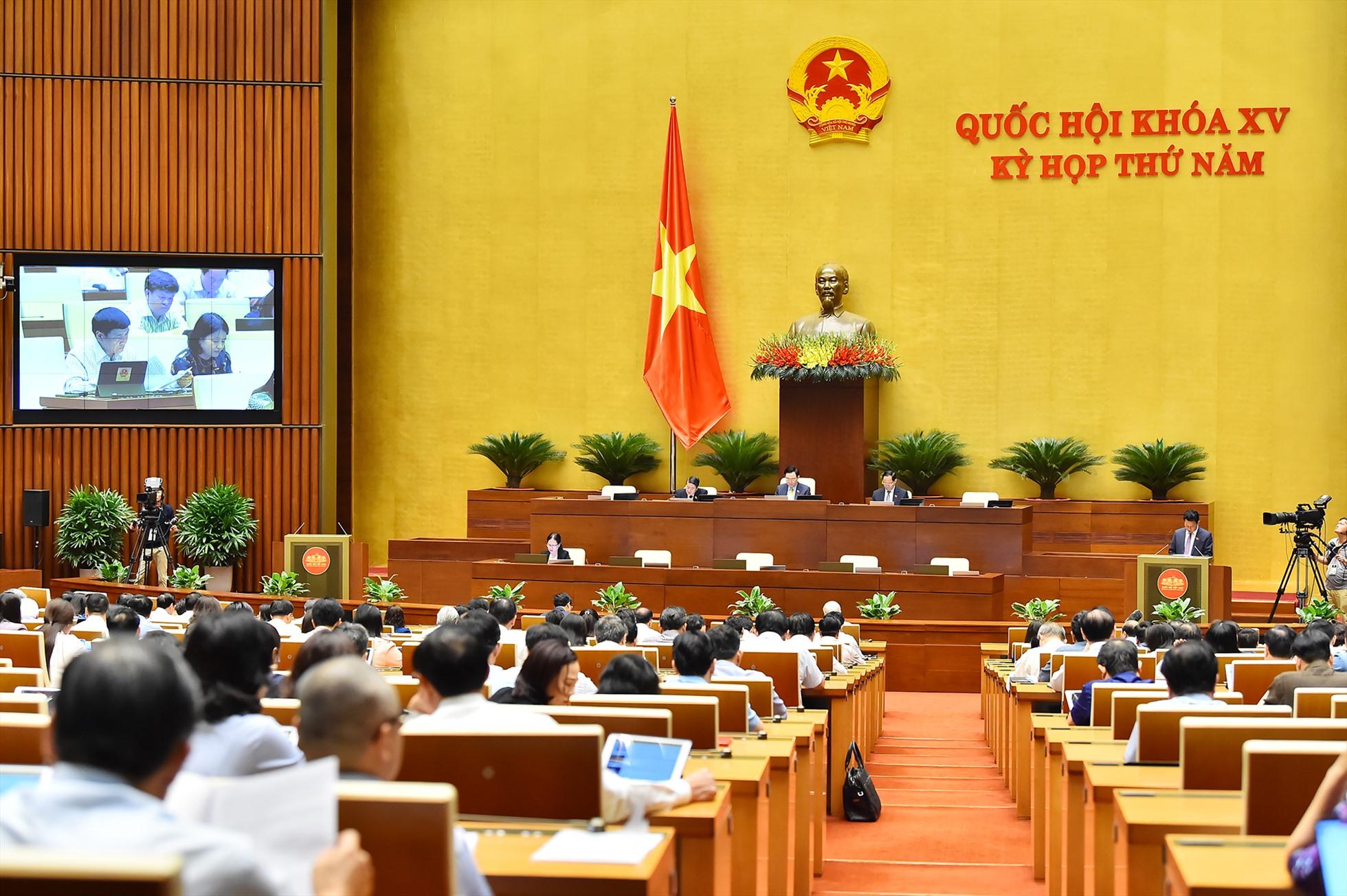 Toàn cảnh phiên họp. Ảnh: Phạm Đông