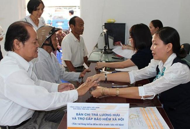 Hơn 50 tuổi, đóng bảo hiểm xã hội thế nào mới được hưởng lương hưu?