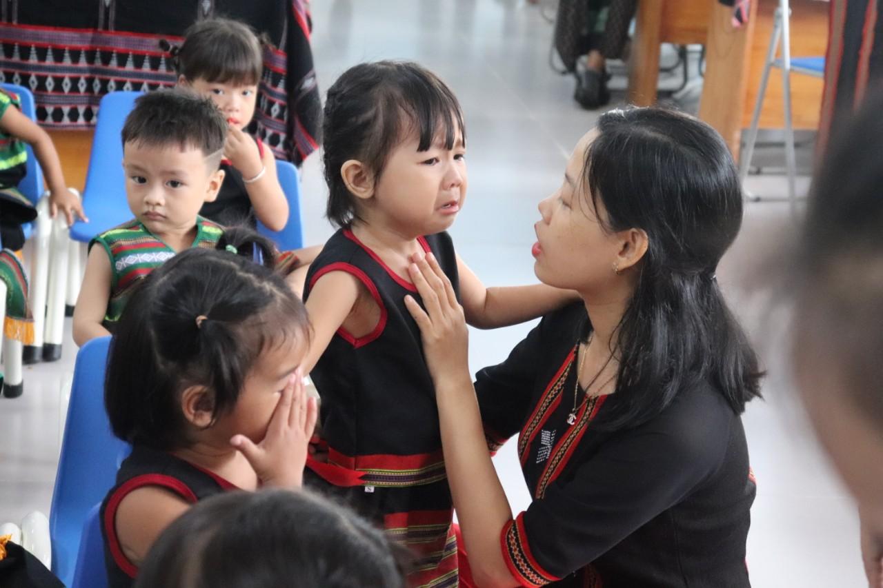 Những cô giáo dành tình yêu thương vô bờ bến cho trẻ Cơ Tu ở miền núi Đà Nẵng