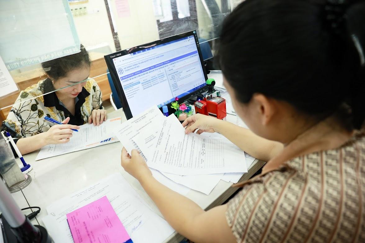 Bị từ chối cấp lại sổ bảo hiểm xã hội, người lao động cần làm gì?