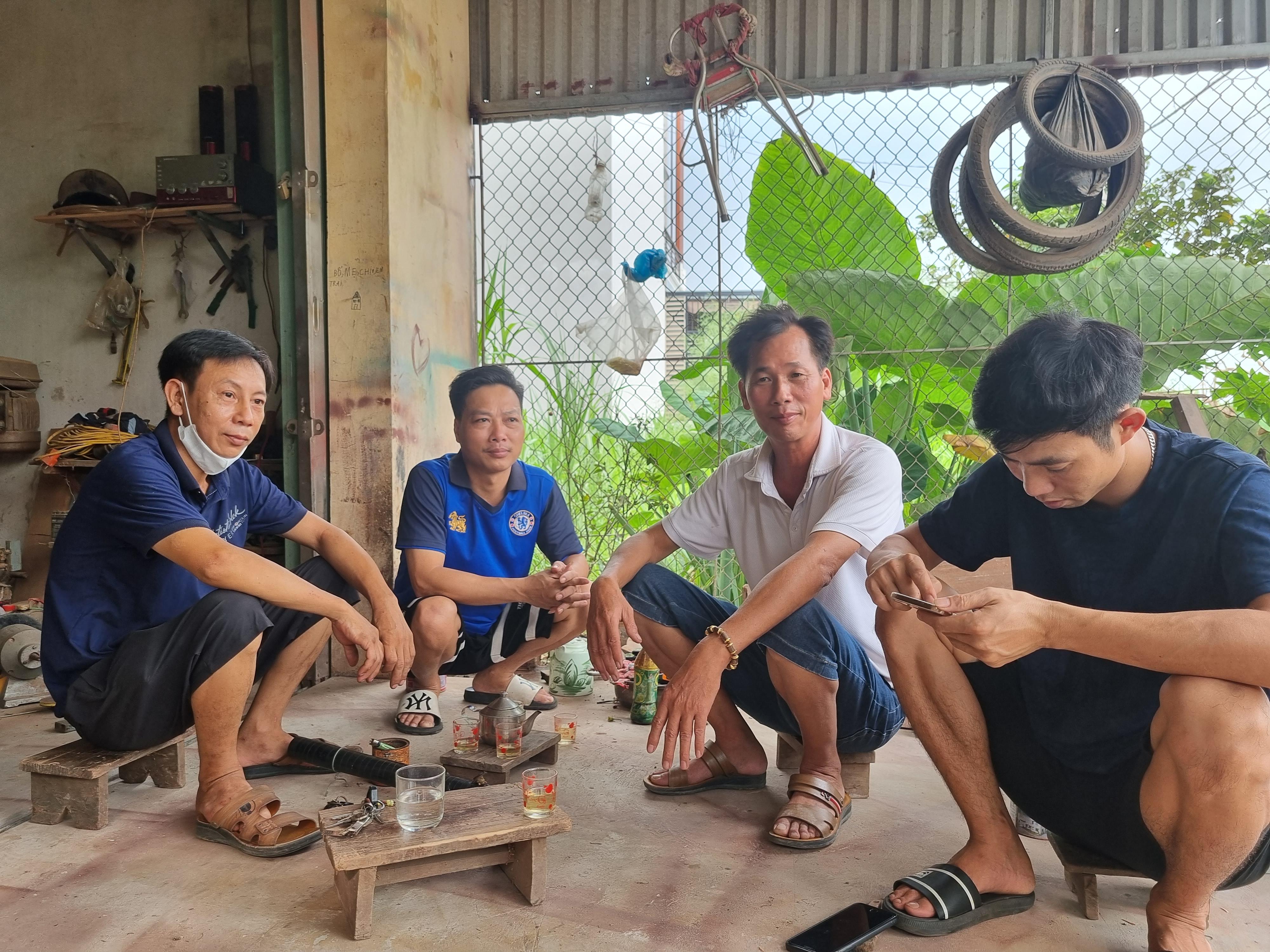 Theo những người dân này, khu vực này được chính quyền địa phương quy hoạch làm bãi tập kết rác thải sinh hoạt của nhân dân thị trấn Hưng Nhân