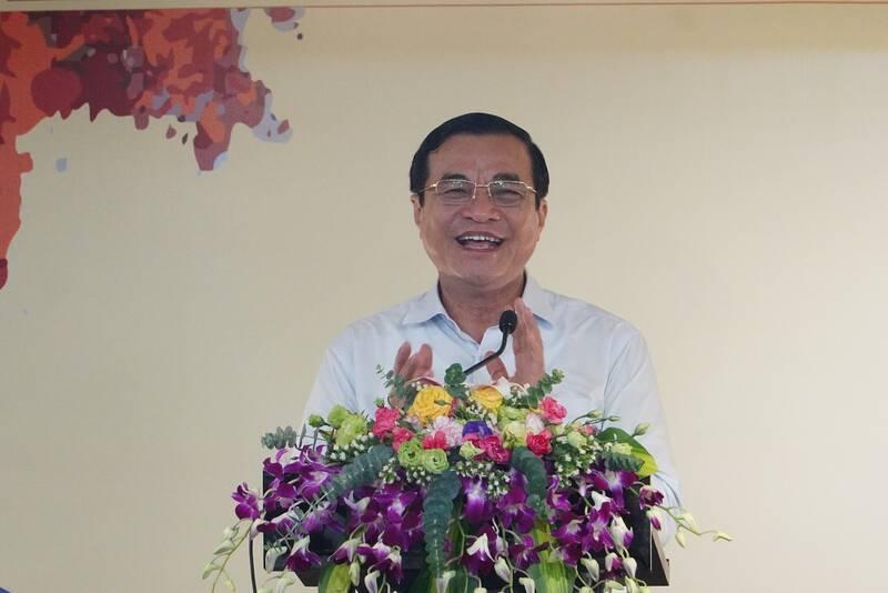 Bí thư Tỉnh ủy Quảng Nam Phan Việt Cường chào mừng phái đoàn của Hoàng thái tử Nhật Bản Akishin sang thăm và thông tin về mối quan hệ tốt đẹp giữa các địa phương của Nhật Bản và tỉnh Quảng Nam thời gian qua. Ảnh Thu Trang.