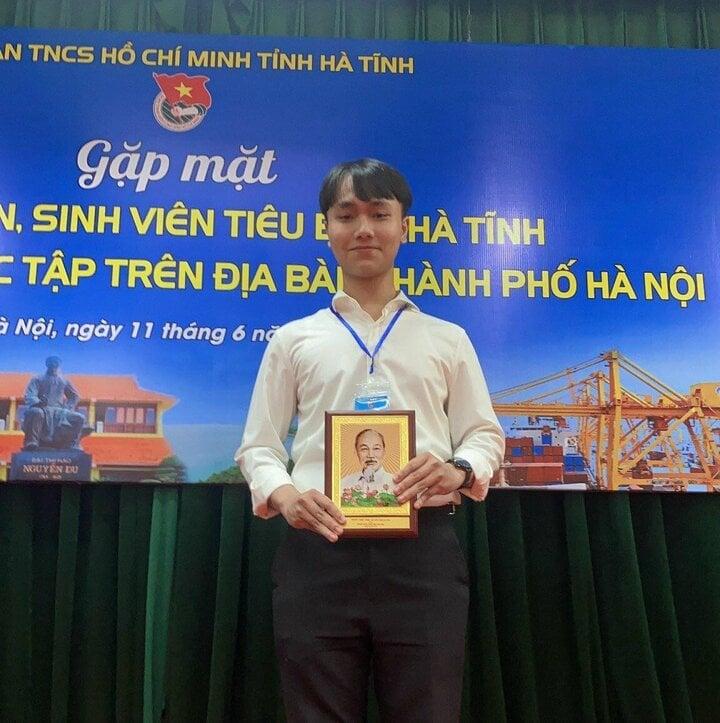 Thủ khoa Đại học Bách khoa Hà Nội 10 kỳ đều đạt học bổng hạng A - Ảnh 2.