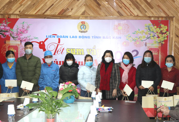 Công đoàn các cấp tỉnh Bắc Kạn đang dần trở trành điểm tựa cho công nhân, người lao động. Ảnh: LĐLĐ tỉnh Bắc Kạn.