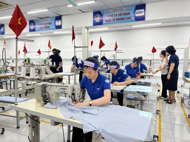 Hết lòng chăm lo người lao động, doanh nghiệp thu nhiều lợi ích