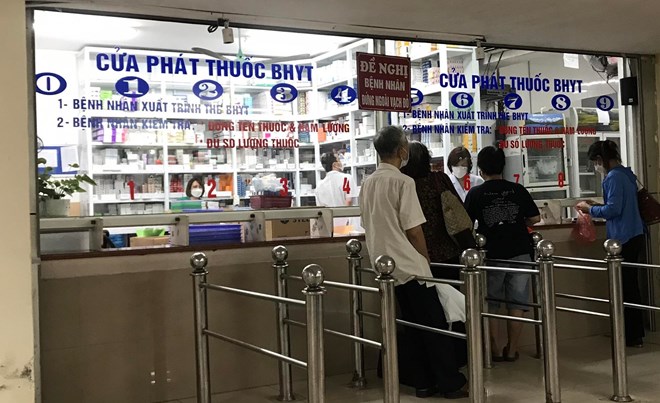 Bộ trưởng Y tế giải trình việc danh mục thuốc bảo hiểm y tế chậm cập nhật