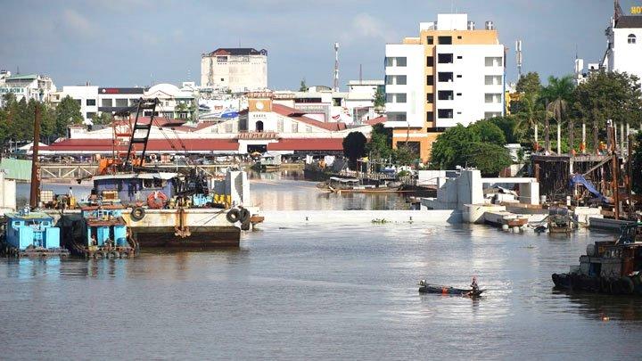 Hiện tiến độ thi công công trình mới hoàn thành khoảng trên 80% nhưng qua thử nghiệm từ tối 30.10 tới nay bước đầu đã đạt hiệu quả, đảm bảo mục tiêu chống ngập và bảo vệ vùng lõi của đô thị trung tâm quận Ninh Kiều.