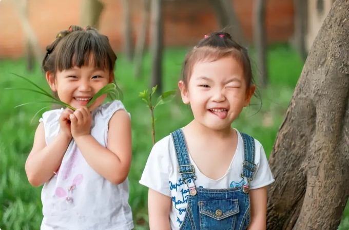 Sau khi đi học về, nếu cha mẹ làm được 3 điều này, con cái không chỉ học hành "lên tay" mà còn được lợi cả đời - Ảnh 1.